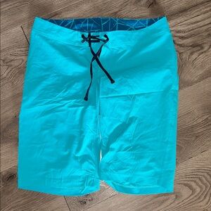 Giro Teal/Green and Blue Women’s Unlined Bike Shorts size 8